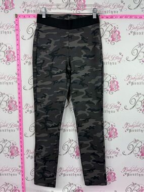 GAP pants camouflage Women's Black & Gray Camo Leggings